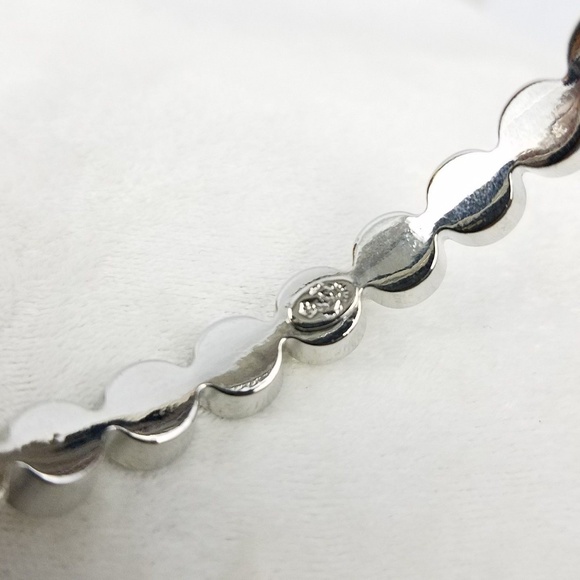 PRIMIER silver plated rhodium bangle bracelet - Picture 8 of 8